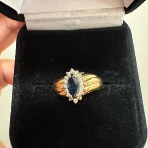 Elegant Gold and Blue Gemstone Ring